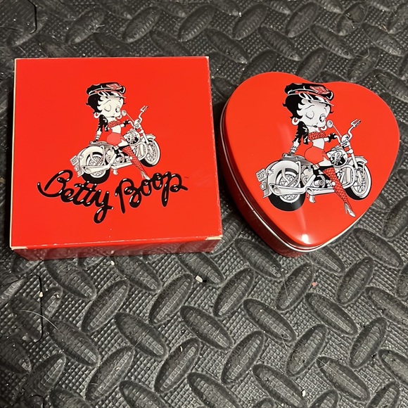 Betty Boop collectible Avon watch - Picture 6 of 8